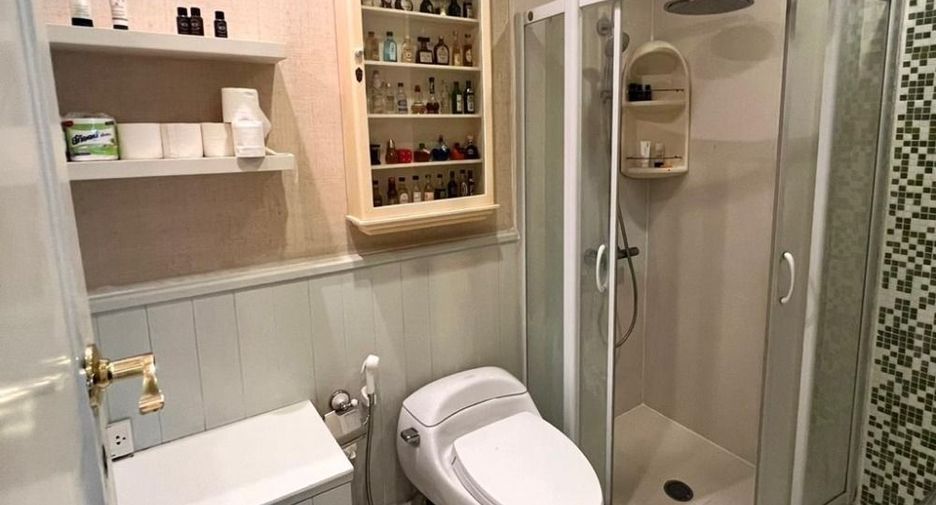 For rent 2 bedrooms condo in Sathon, Bangkok
