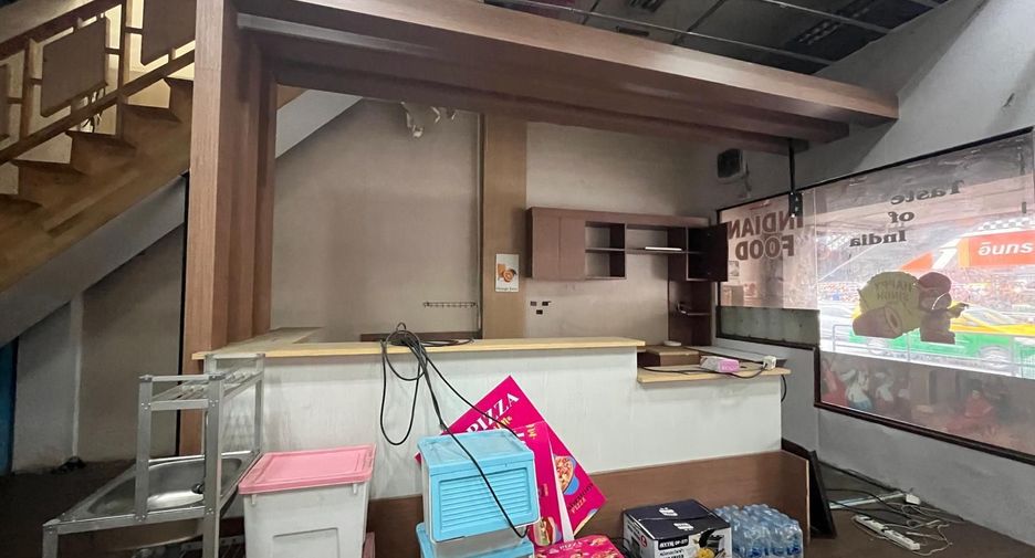 For rent retail Space in Ratchathewi, Bangkok