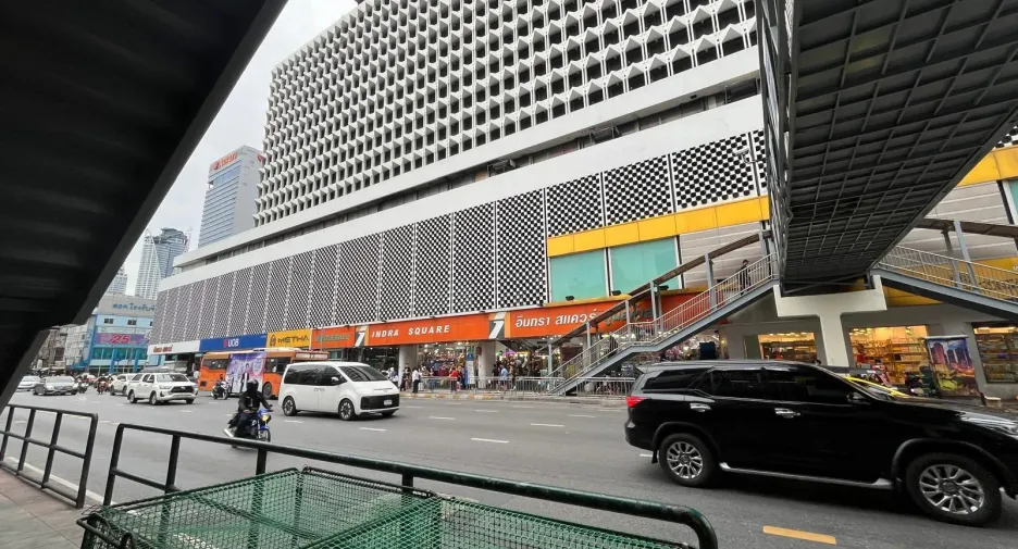 For rent retail Space in Ratchathewi, Bangkok