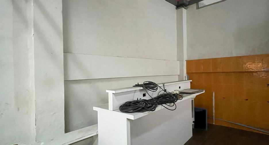 For rent retail Space in Ratchathewi, Bangkok