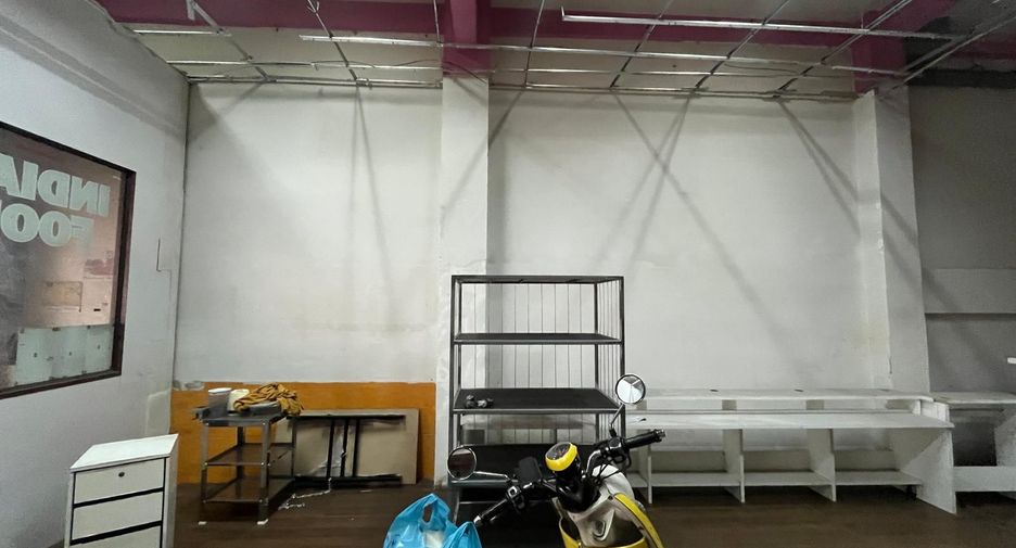 For rent retail Space in Ratchathewi, Bangkok
