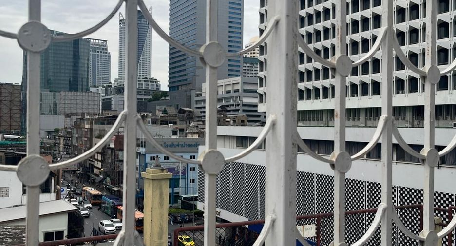 For rent retail Space in Ratchathewi, Bangkok