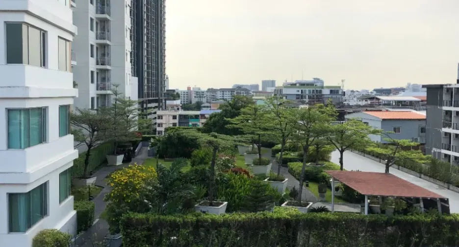 For rent 2 ベッドルーム condo in Khlong San, Bangkok
