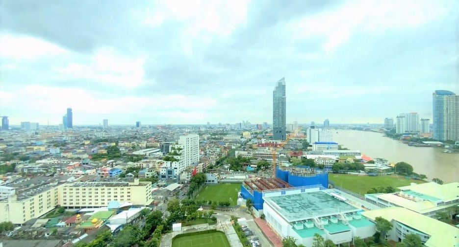 Condo en alquiler de 3 habitaciones en Bang Kho Laem, Bangkok