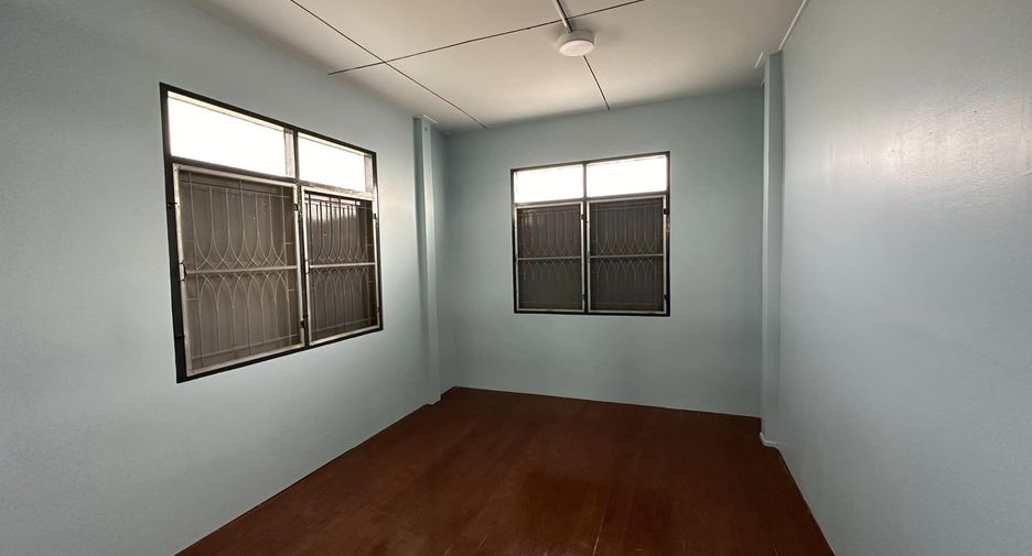 出租 3 卧室 独立屋 在 Phra Khanong, 曼谷