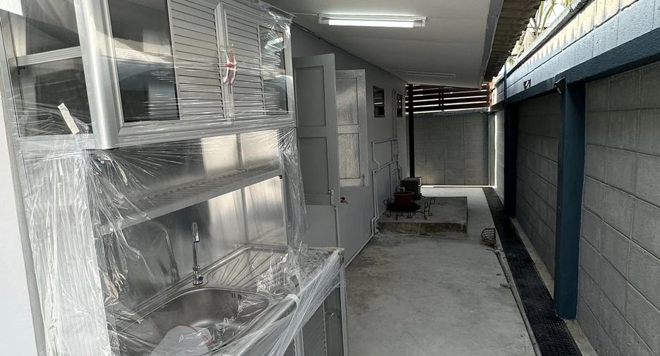 出租 3 卧室 独立屋 在 Phra Khanong, 曼谷