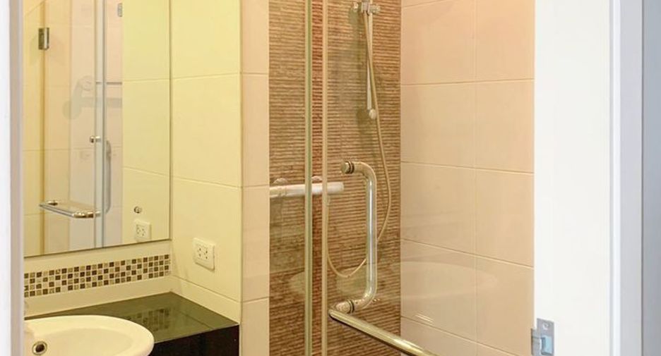 Condo en alquiler de 2 habitaciones en Lat Phrao, Bangkok