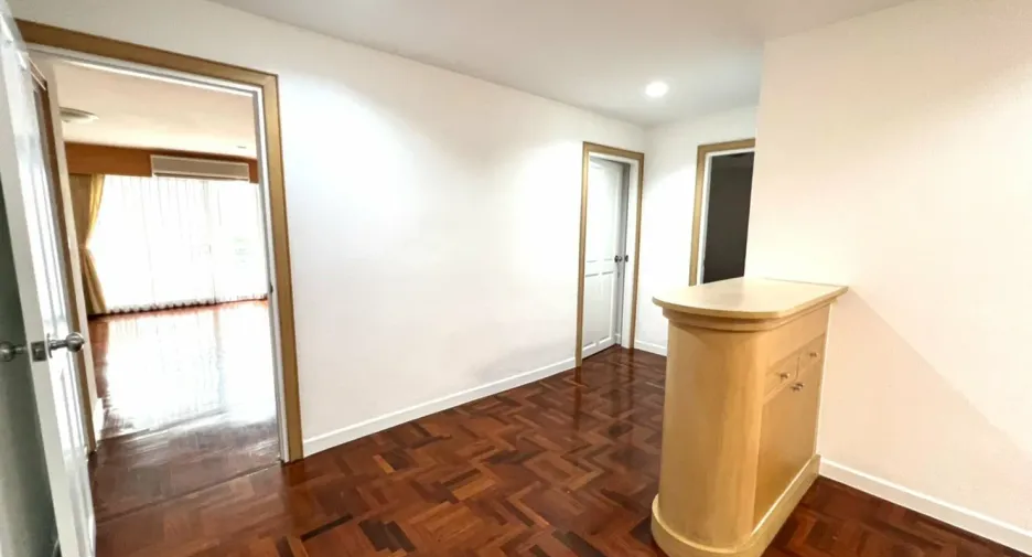 Condo en alquiler de 3 habitaciones en Watthana, Bangkok