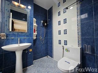 For rent 5 bedrooms townhouse in Yan Nawa, Bangkok