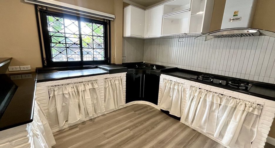 For rent 2 bedrooms house in Mueang Samut Prakan, Samut Prakan