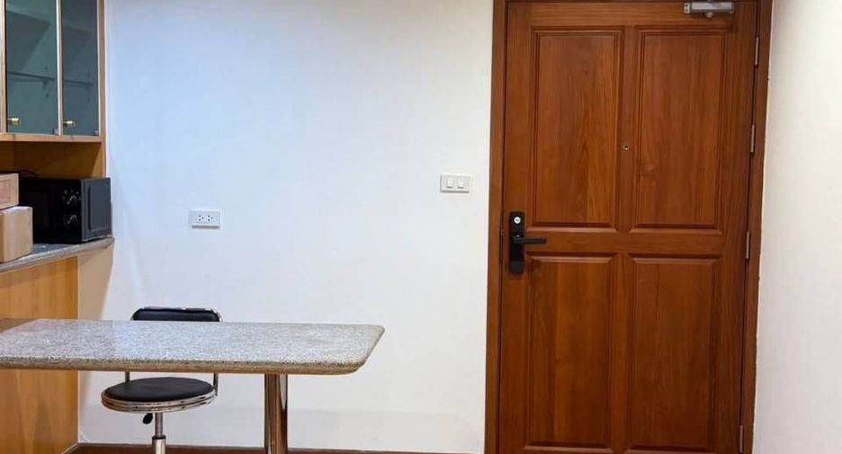 For rent 1 bed condo in Sathon, Bangkok