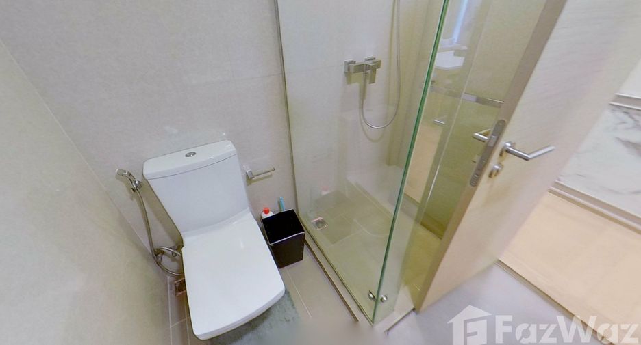 For rent 3 bedrooms condo in Khlong Toei, Bangkok