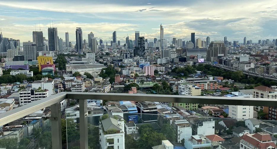 For rent 1 bed condo in Ratchathewi, Bangkok