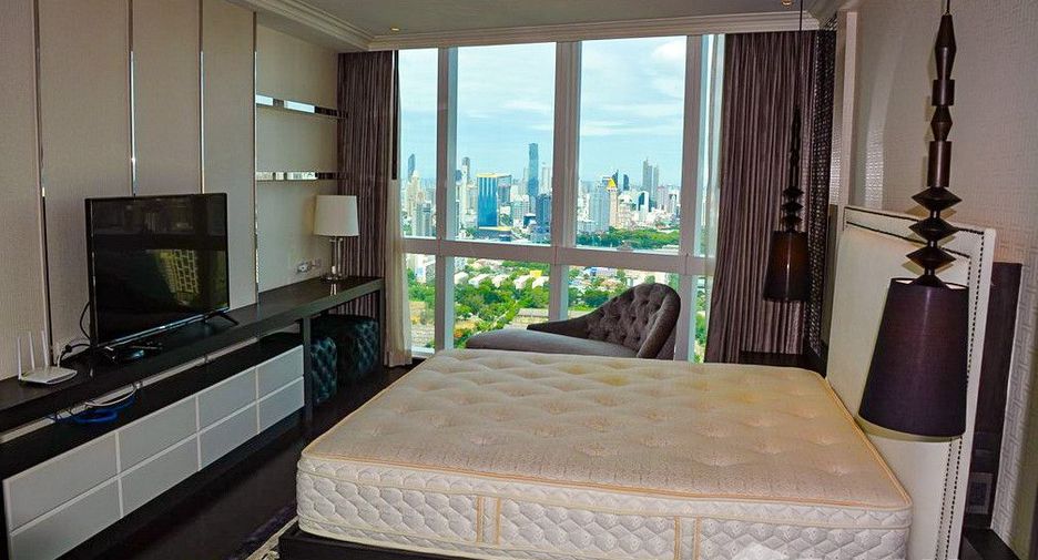 Condo en alquiler de 4 habitaciones en Khlong Toei, Bangkok