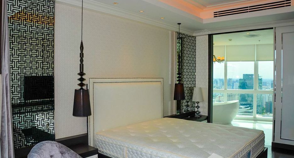 Condo en alquiler de 4 habitaciones en Khlong Toei, Bangkok
