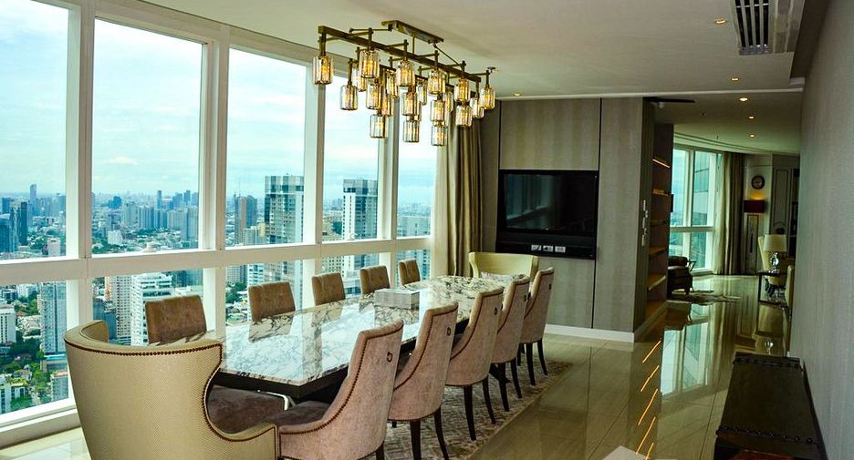 Condo en alquiler de 4 habitaciones en Khlong Toei, Bangkok