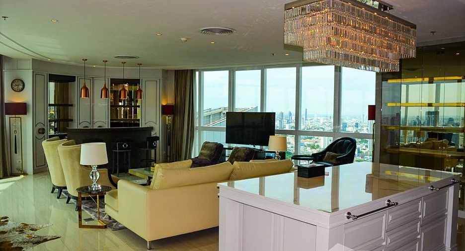 Condo en alquiler de 4 habitaciones en Khlong Toei, Bangkok