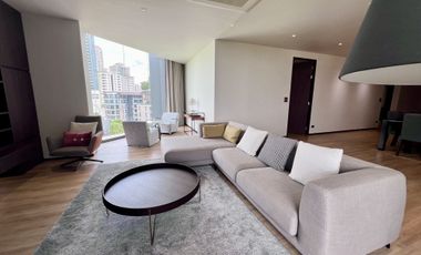 For rent 3 bedrooms condo in Khlong Toei, Bangkok