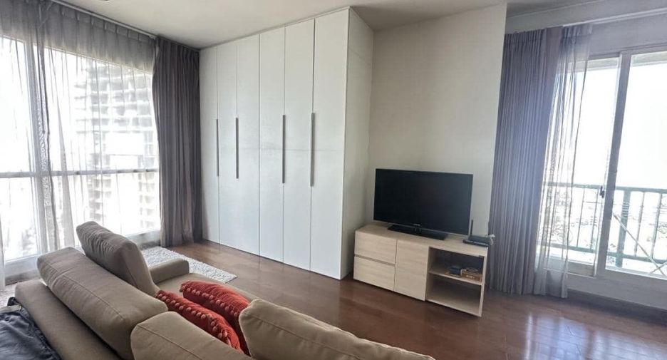 Wohnung zur Miete mit Studio in Pathum Wan, Bangkok