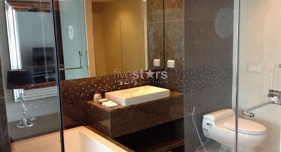 For rent 2 bedrooms condo in Watthana, Bangkok
