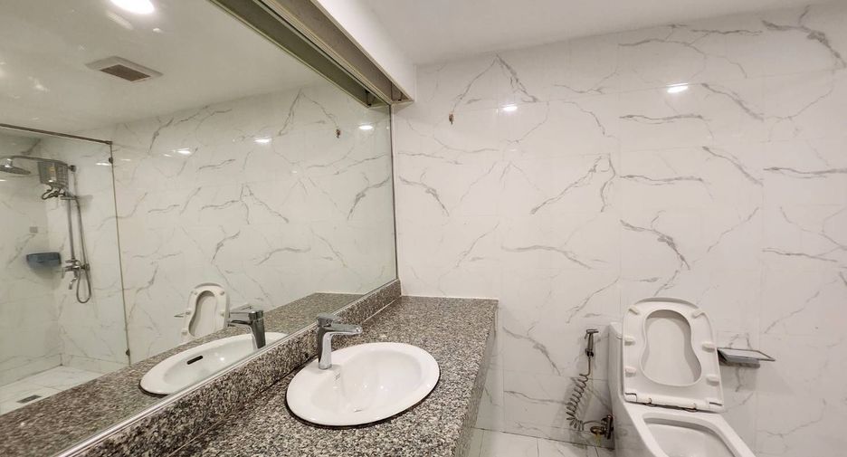 For rent 1 bed condo in Bang Rak, Bangkok