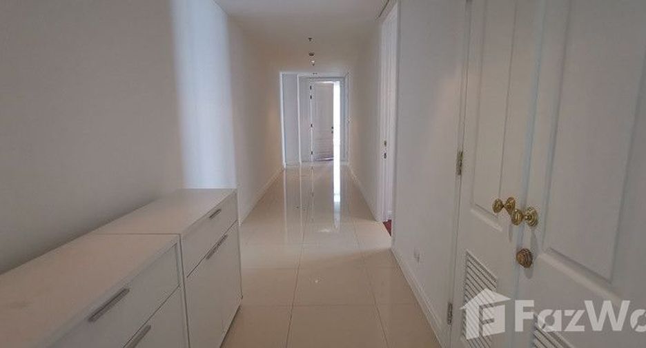 Condo en alquiler de 3 habitaciones en Pathum Wan, Bangkok