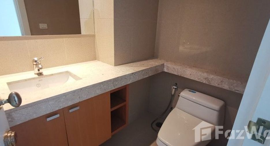 Condo en alquiler de 3 habitaciones en Pathum Wan, Bangkok
