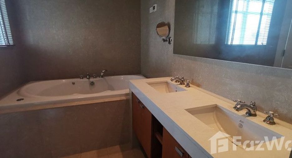 Condo en alquiler de 3 habitaciones en Pathum Wan, Bangkok
