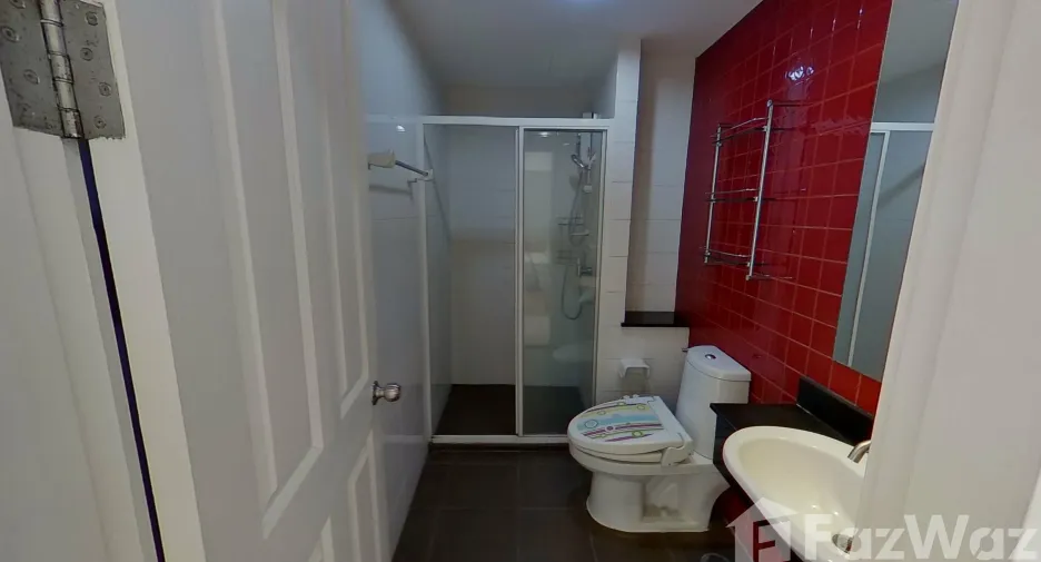 For rent 2 bedrooms condo in Phra Khanong, Bangkok