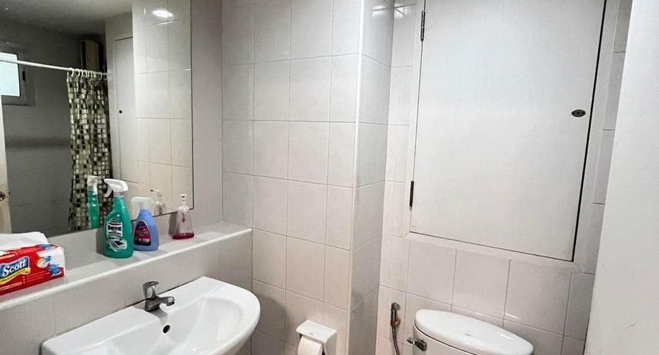 For rent 1 bed condo in Khlong Toei, Bangkok