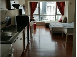 À louer studio condo à Khlong Toei, Bangkok