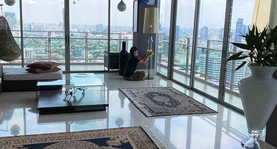 For rent 4 bedrooms condo in Khlong Toei, Bangkok