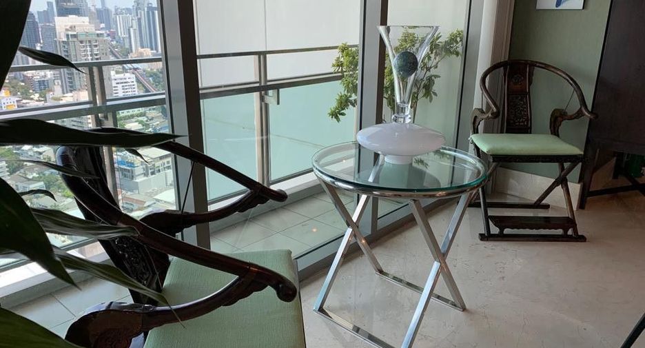 For rent 4 bedrooms condo in Khlong Toei, Bangkok