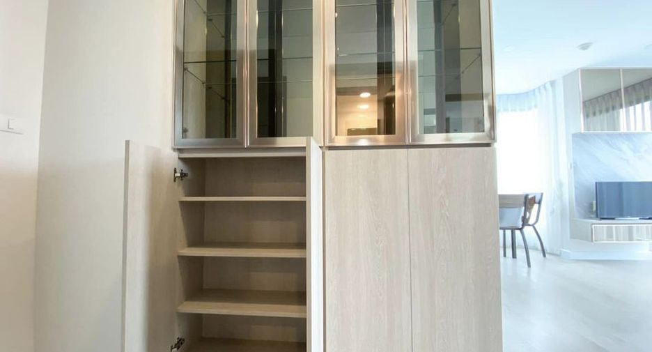 For rent 2 bedrooms condo in Phaya Thai, Bangkok