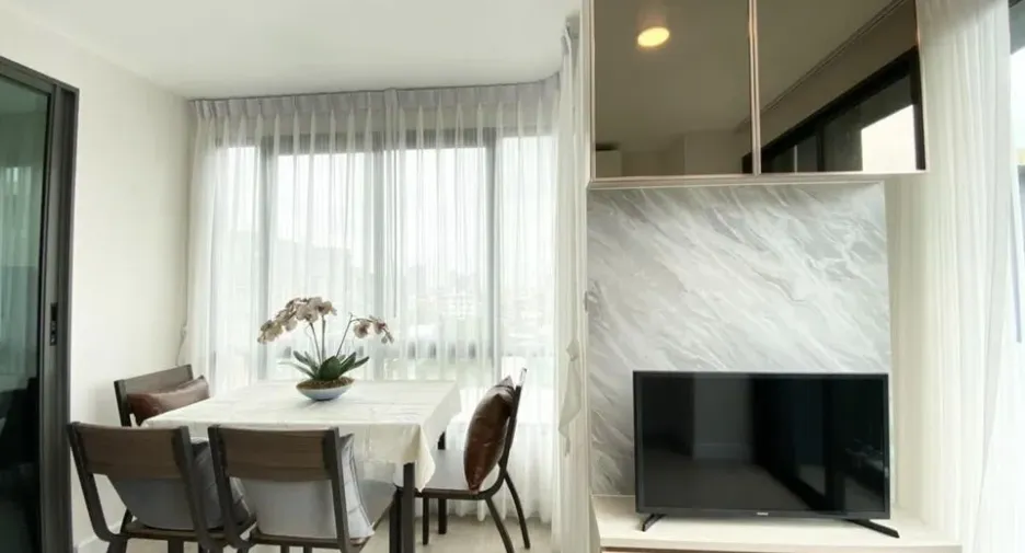For rent 2 bedrooms condo in Phaya Thai, Bangkok