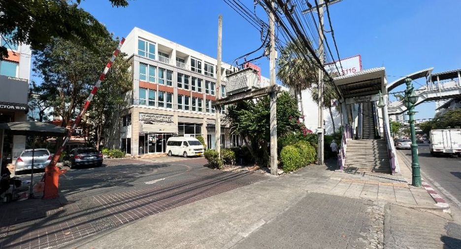For rent retail Space in Khlong San, Bangkok
