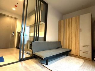 À louer studio condo à Huai Khwang, Bangkok
