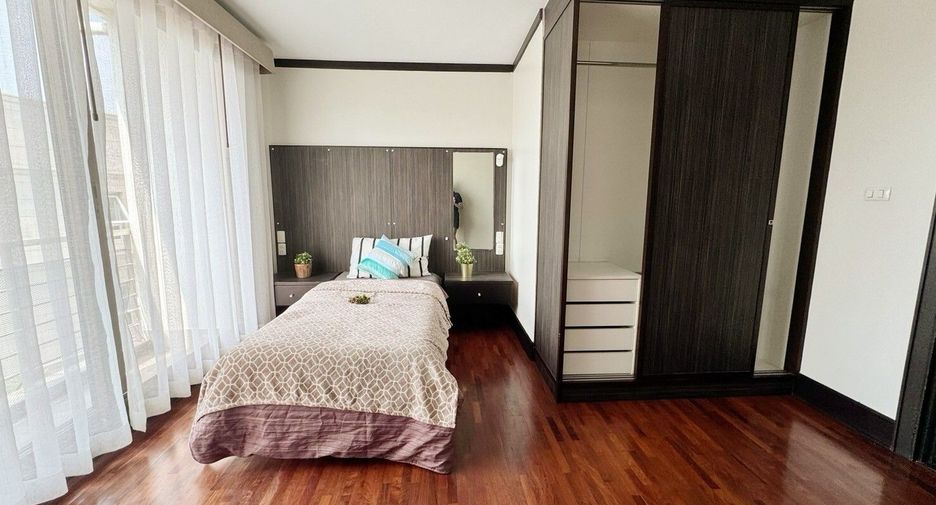 For rent 4 ベッドルーム condo in Watthana, Bangkok