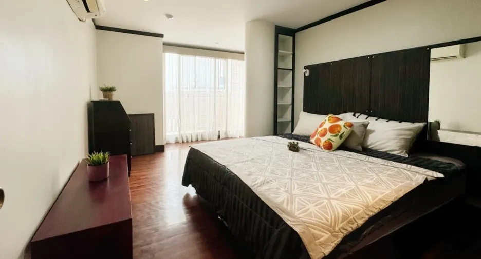 For rent 4 ベッドルーム condo in Watthana, Bangkok