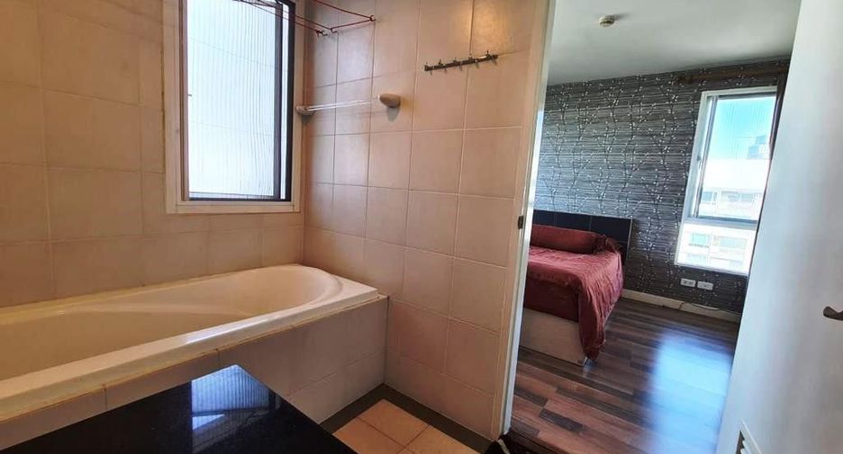 For rent 2 bedrooms condo in Phaya Thai, Bangkok