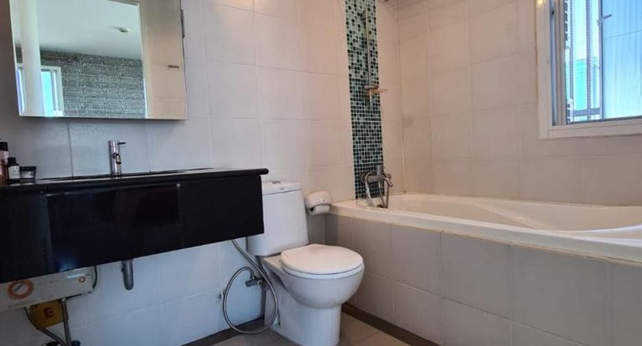 For rent 2 bedrooms condo in Phaya Thai, Bangkok