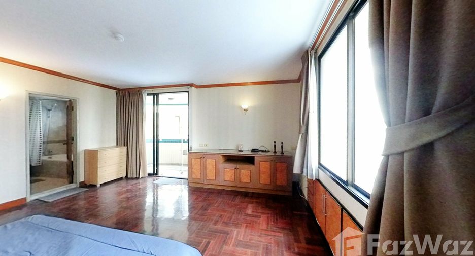 For rent 3 bedrooms condo in Khlong Toei, Bangkok