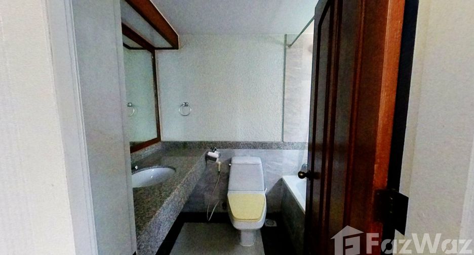 For rent 3 bedrooms condo in Khlong Toei, Bangkok
