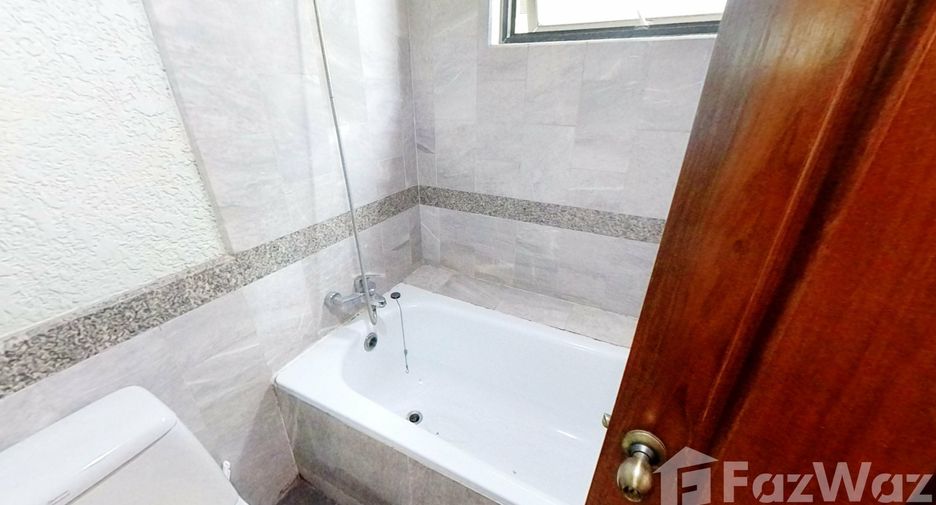 For rent 3 bedrooms condo in Khlong Toei, Bangkok