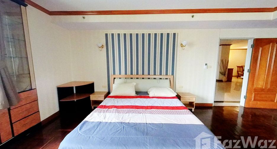 For rent 3 bedrooms condo in Khlong Toei, Bangkok
