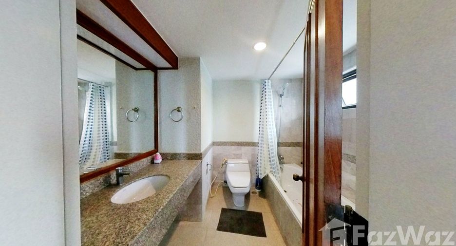 For rent 3 bedrooms condo in Khlong Toei, Bangkok