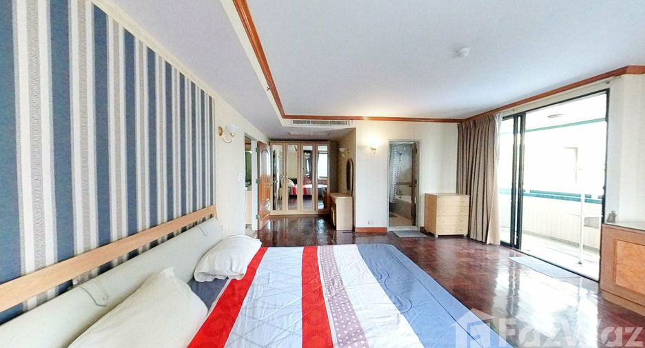 For rent 3 bedrooms condo in Khlong Toei, Bangkok