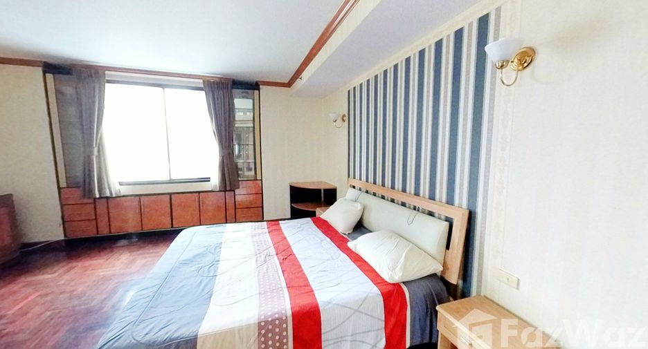 For rent 3 bedrooms condo in Khlong Toei, Bangkok