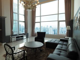 For rent 4 bedrooms condo in Watthana, Bangkok