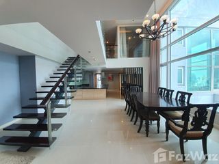 For rent 4 bedrooms condo in Watthana, Bangkok